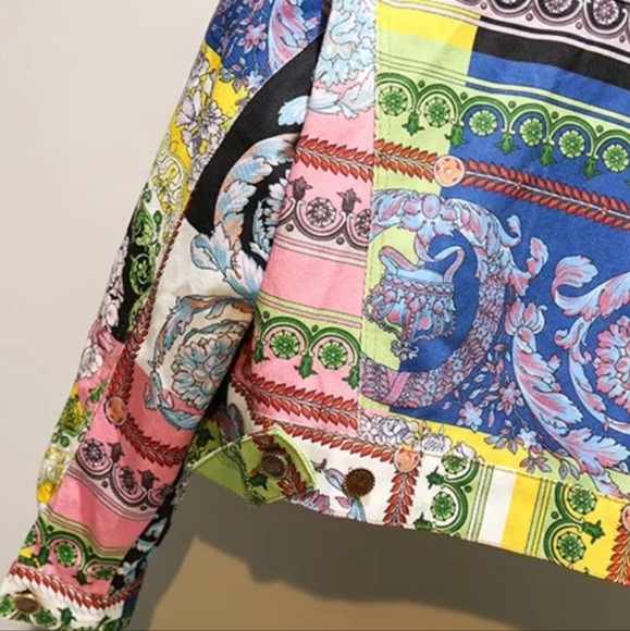 ❤️SOLD ♥️NWT Fur short is Embroidery Denim Jacket. XL. - Picture 9 of 15